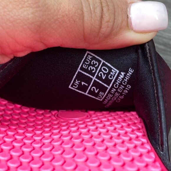 Puma Slides size 2y - Picture 7 of 7